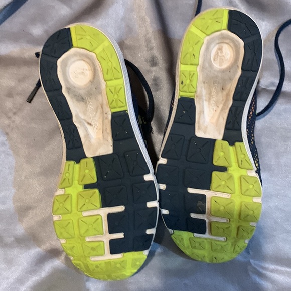 Under ARMOUR - Picture 4 of 5